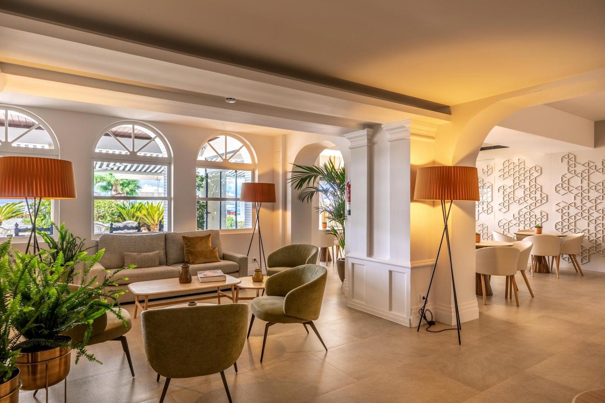 Hotel Illa D'Or & Club Apts 4* Sup 포엔샤 항구 외부 사진